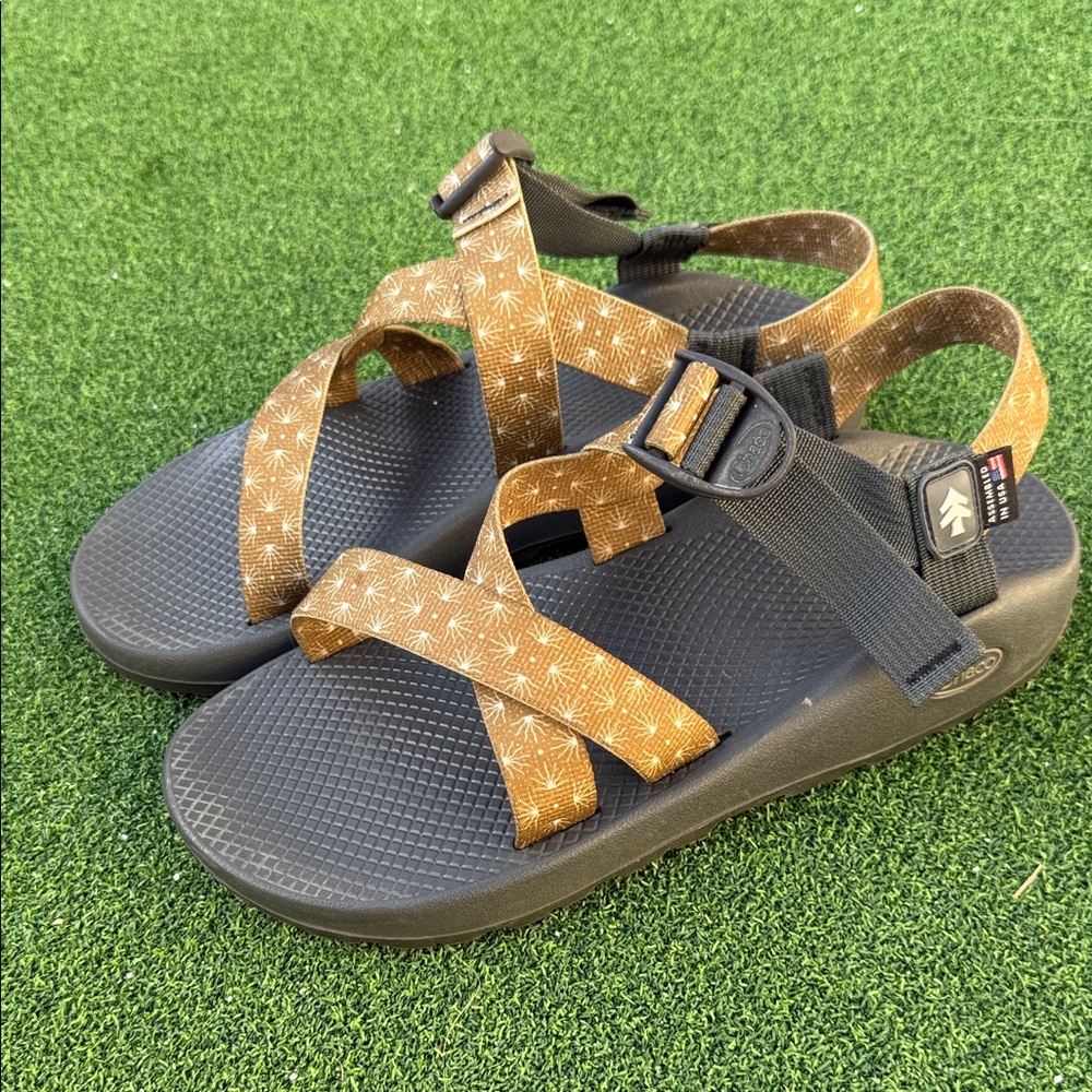 Chaco men’s sandals, hiking, water shoes, size 10